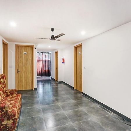 Oyo 81641 Collection O Hotel A1 Residency Ню Делхи Екстериор снимка