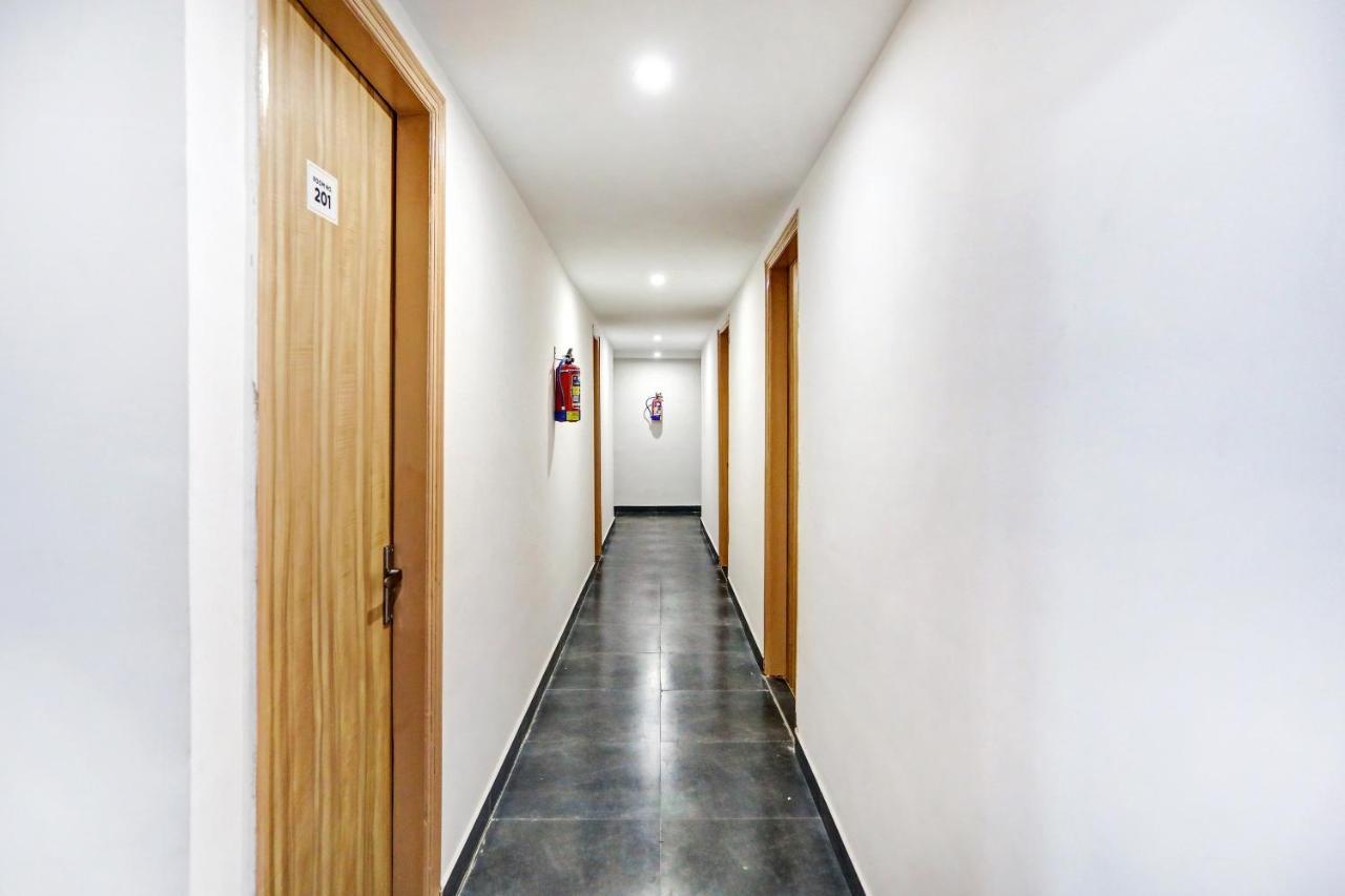 Oyo 81641 Collection O Hotel A1 Residency Ню Делхи Екстериор снимка