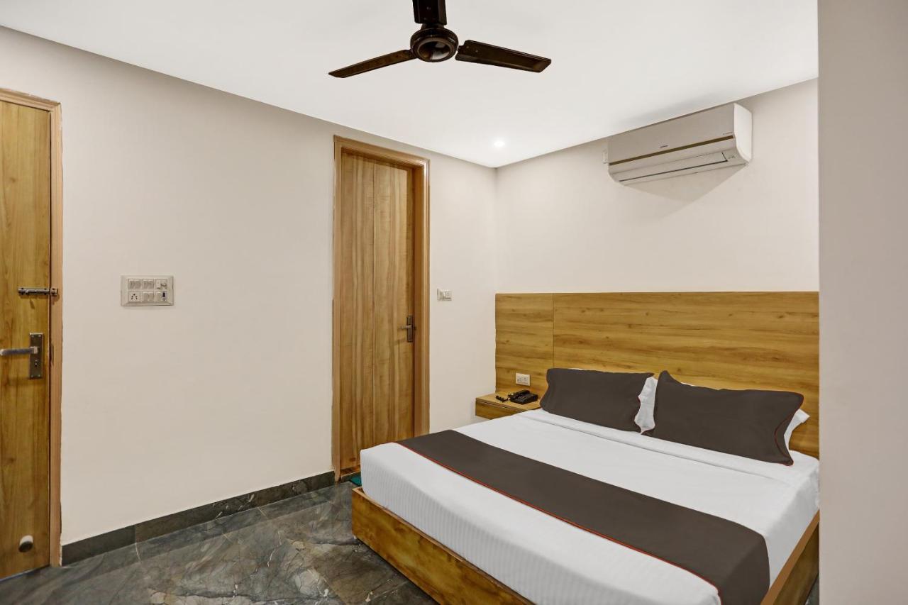 Oyo 81641 Collection O Hotel A1 Residency Ню Делхи Екстериор снимка