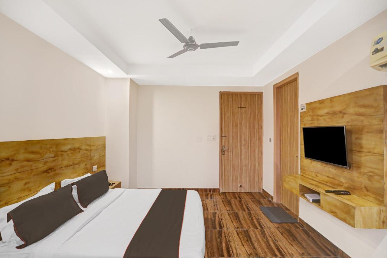 Oyo 81641 Collection O Hotel A1 Residency Ню Делхи Екстериор снимка